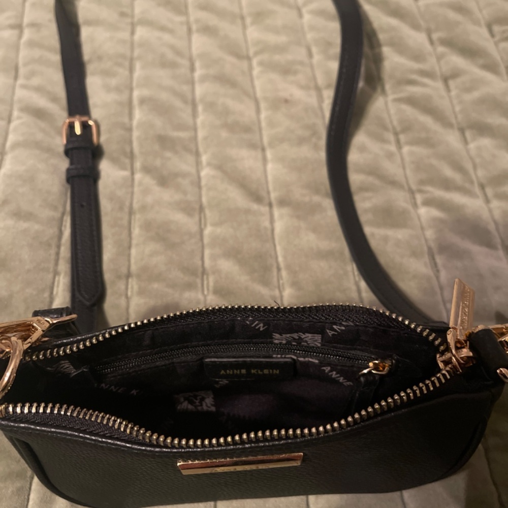 Purse - Picture 3 of 4